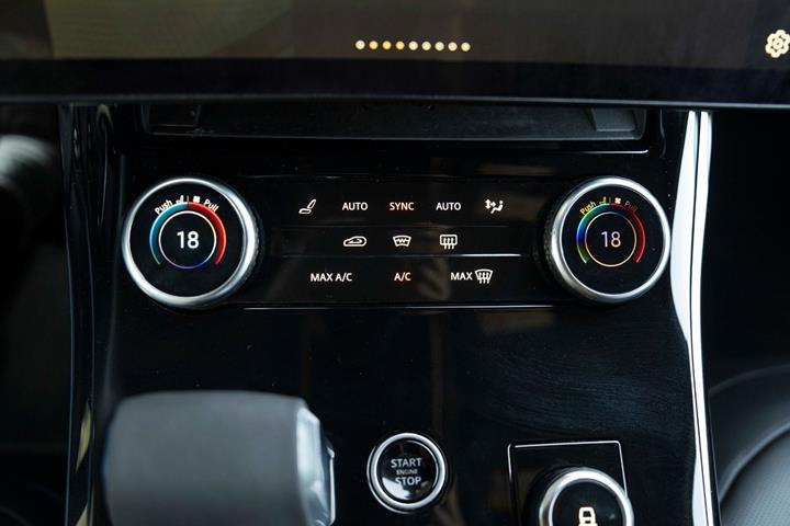 Grå Land Rover Range Rover sport fra 2022