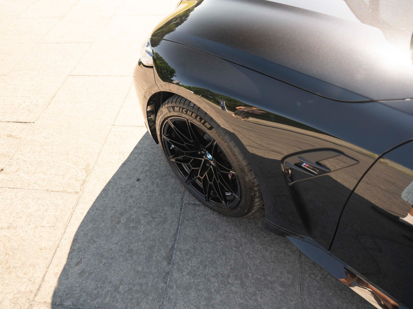 Sort BMW M3 fra 2024