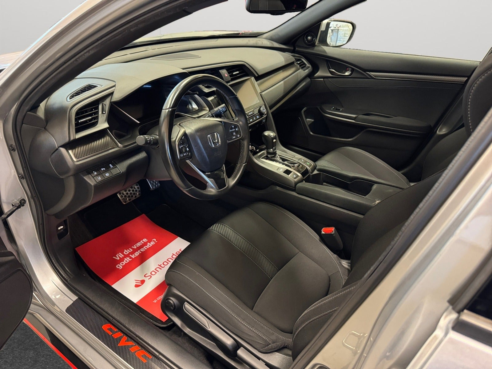 Sølv Honda Civic fra 2017