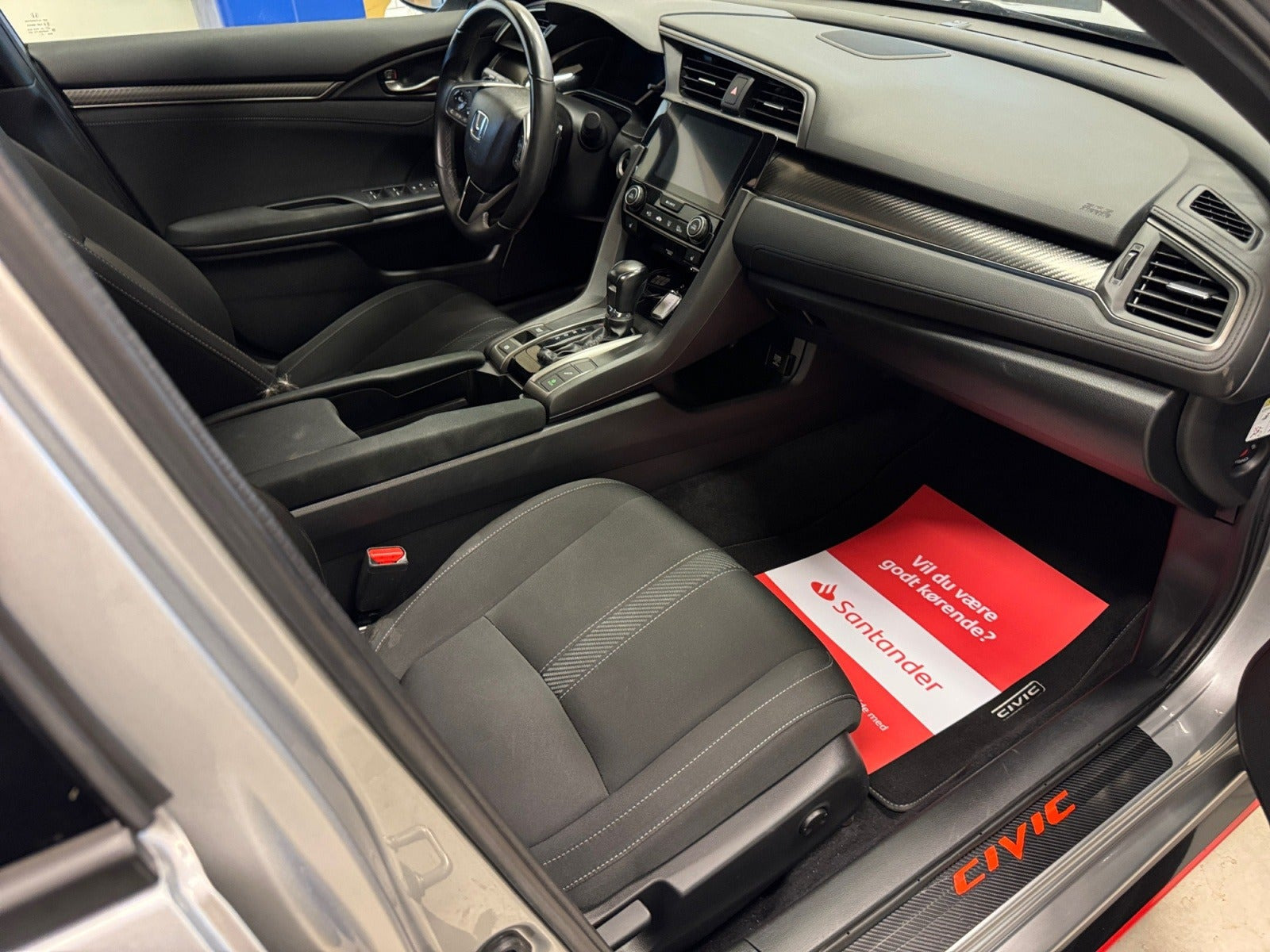 Sølv Honda Civic fra 2017