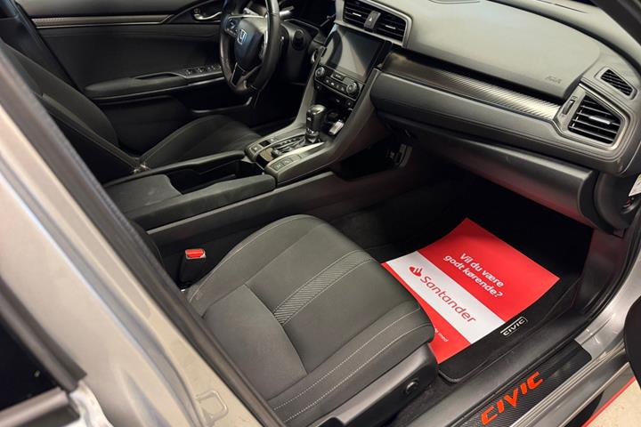 Sølv Honda Civic fra 2017