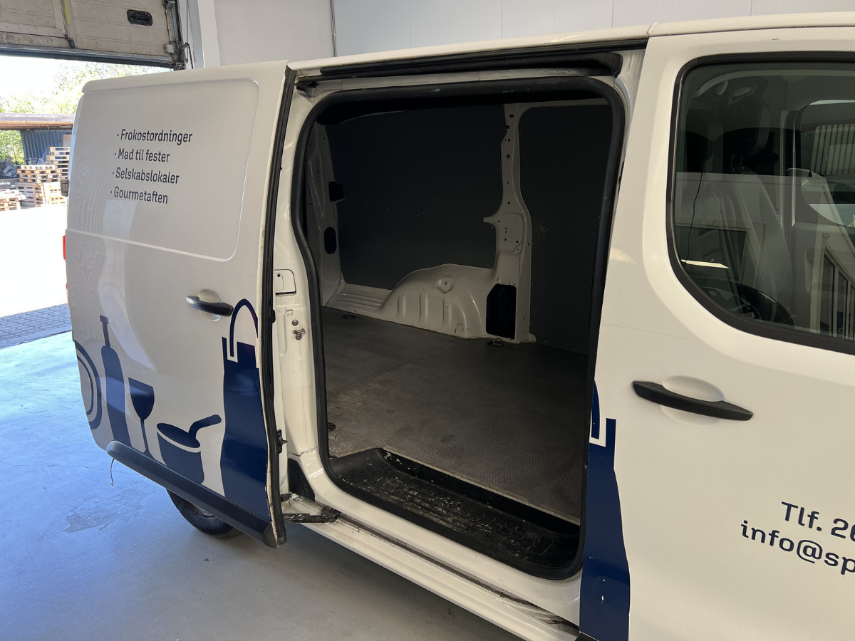 Hvid Toyota ProAce fra 2018