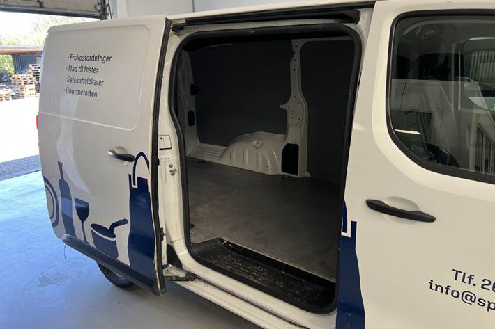 Hvid Toyota ProAce fra 2018