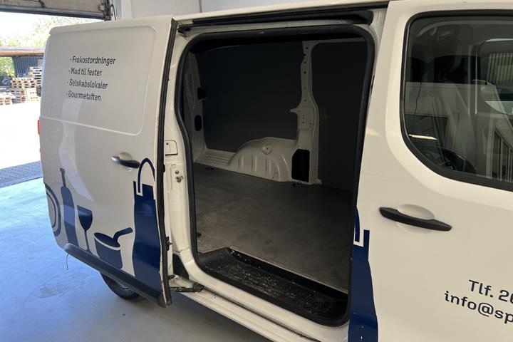 Hvid Toyota ProAce fra 2018