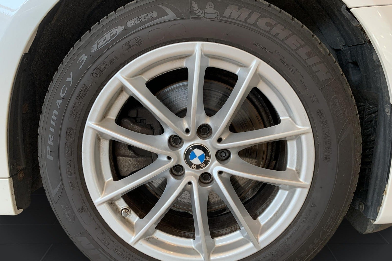 Hvid BMW 520i fra 2019