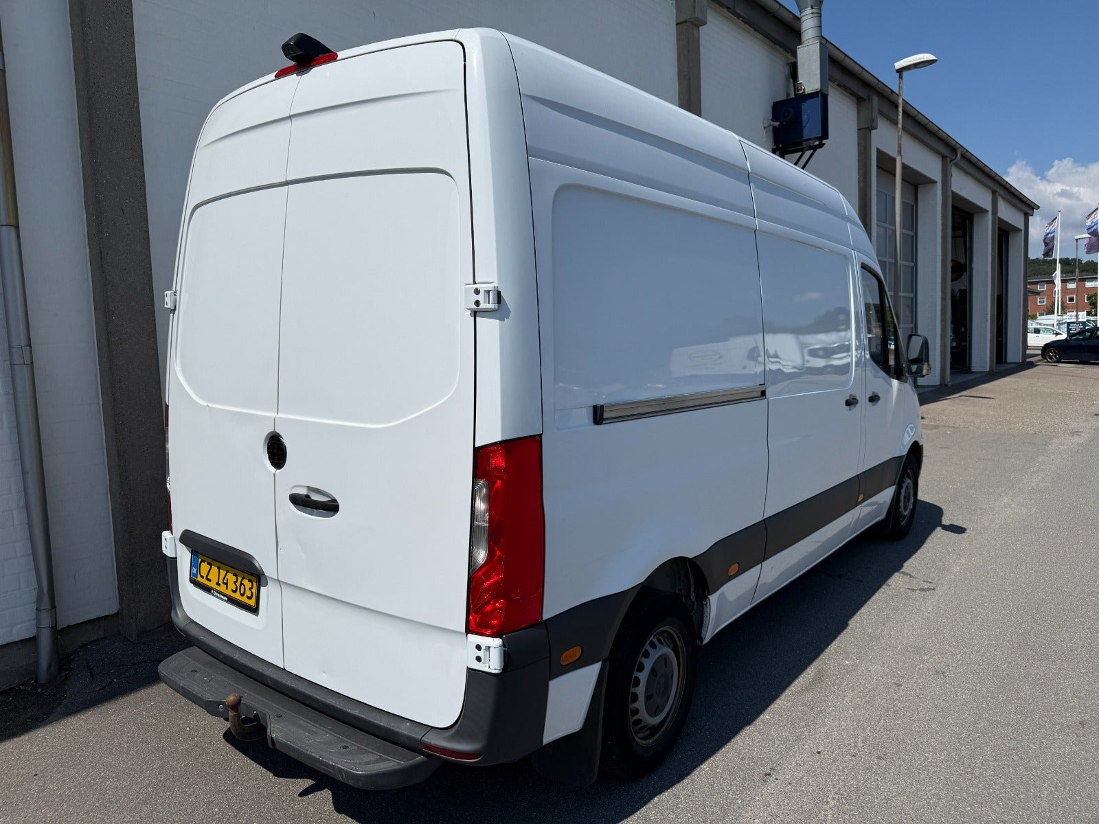 Hvid Mercedes Sprinter 214 fra 2020