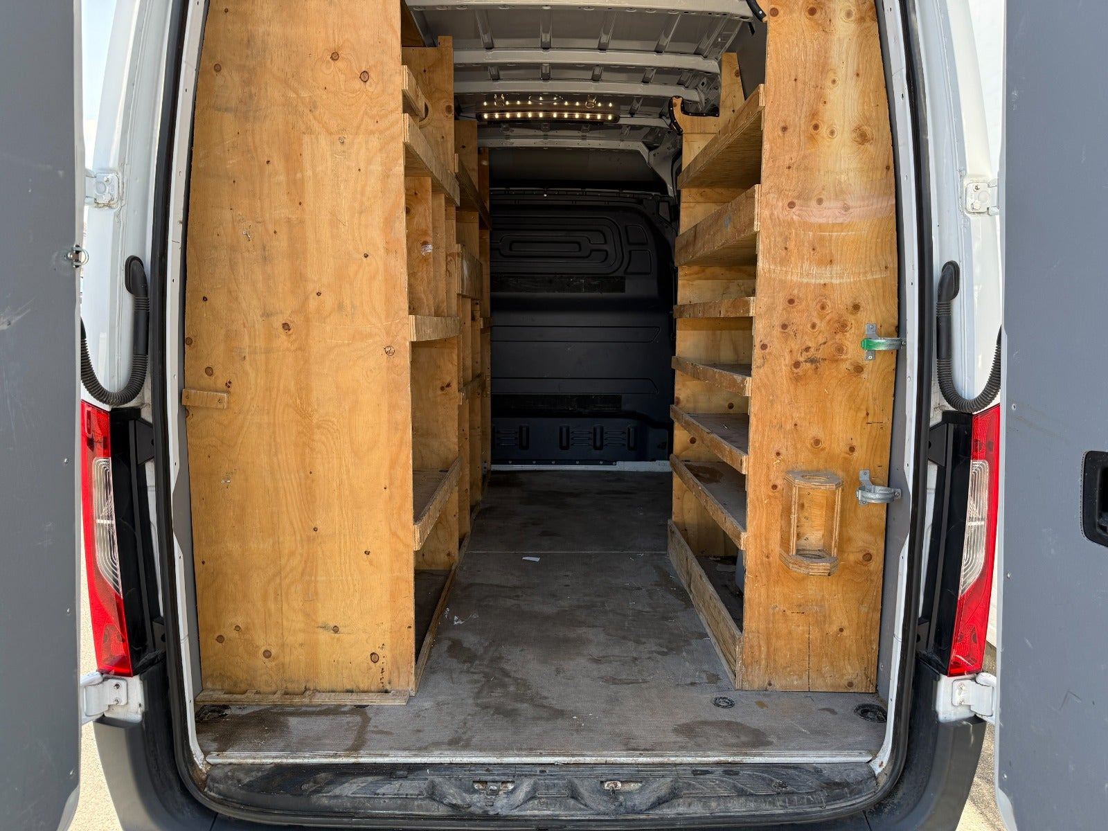 Hvid Mercedes Sprinter 214 fra 2020