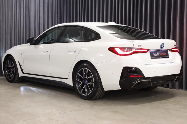 Hvid BMW i4 fra 2023