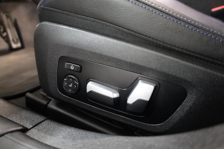 Hvid BMW i4 fra 2023