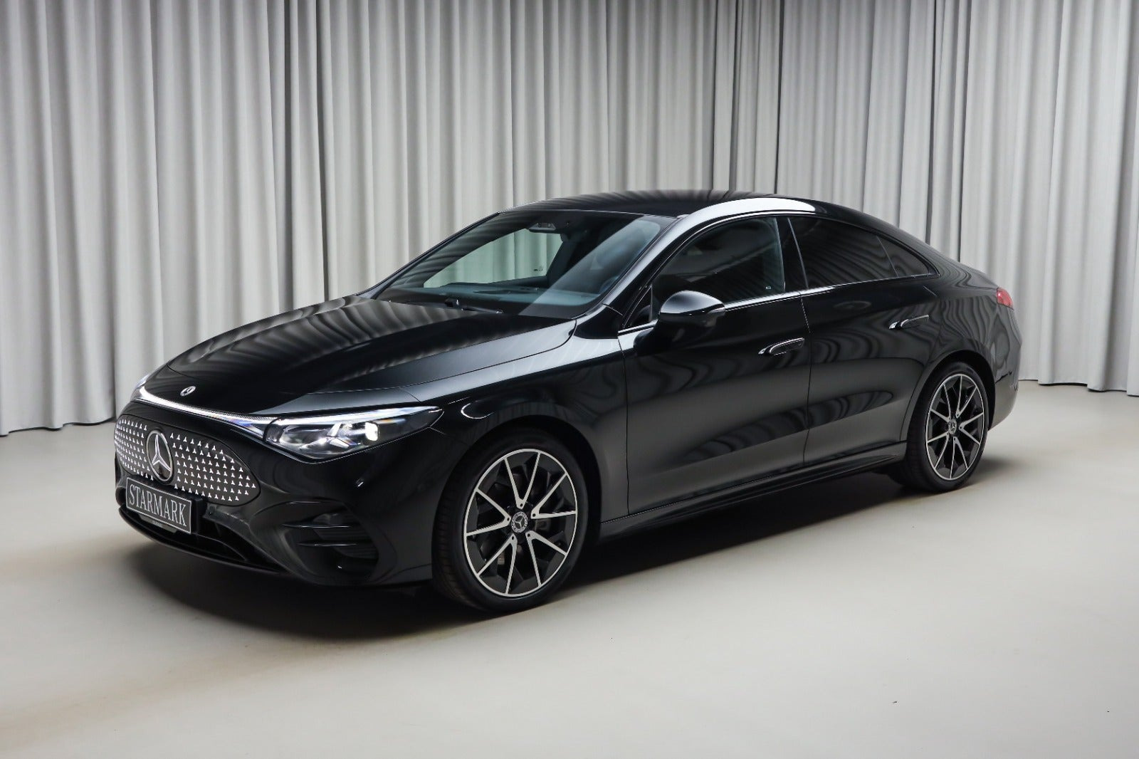 Sort Mercedes CLA250+ fra 2025