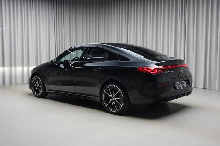 Sort Mercedes CLA250+ fra 2025