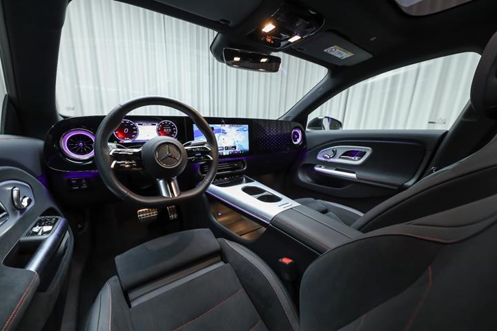 Sort Mercedes CLA250+ fra 2025