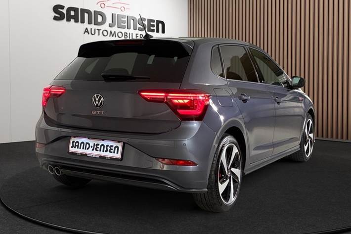 Grå VW Polo fra 2024
