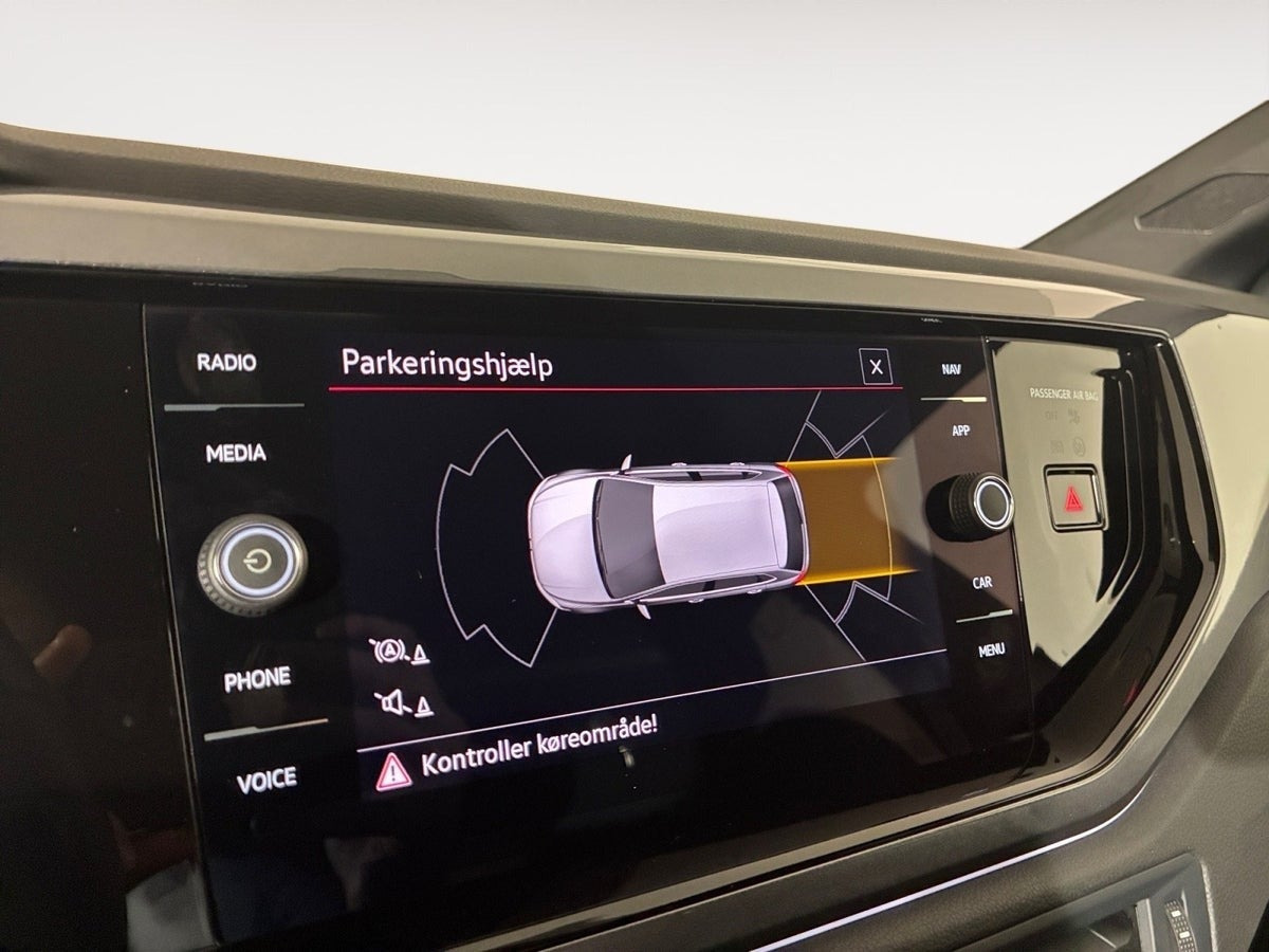 Grå VW Polo fra 2024