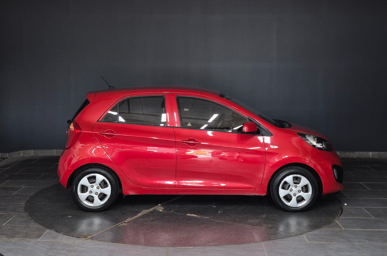 Rød Kia Picanto fra 2013