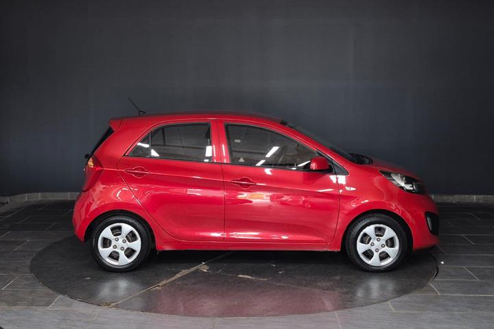 Rød Kia Picanto fra 2013