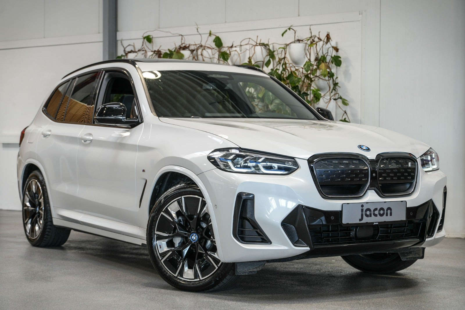 BMW iX3 Charged Plus M-Sport