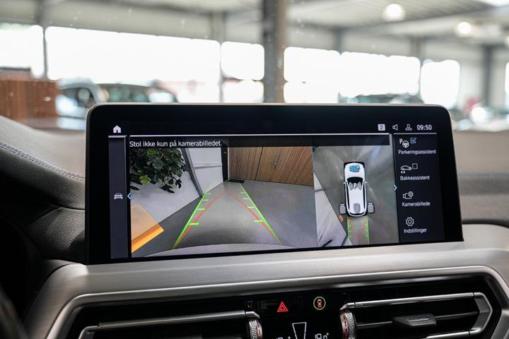 Hvid BMW iX3 fra 2023