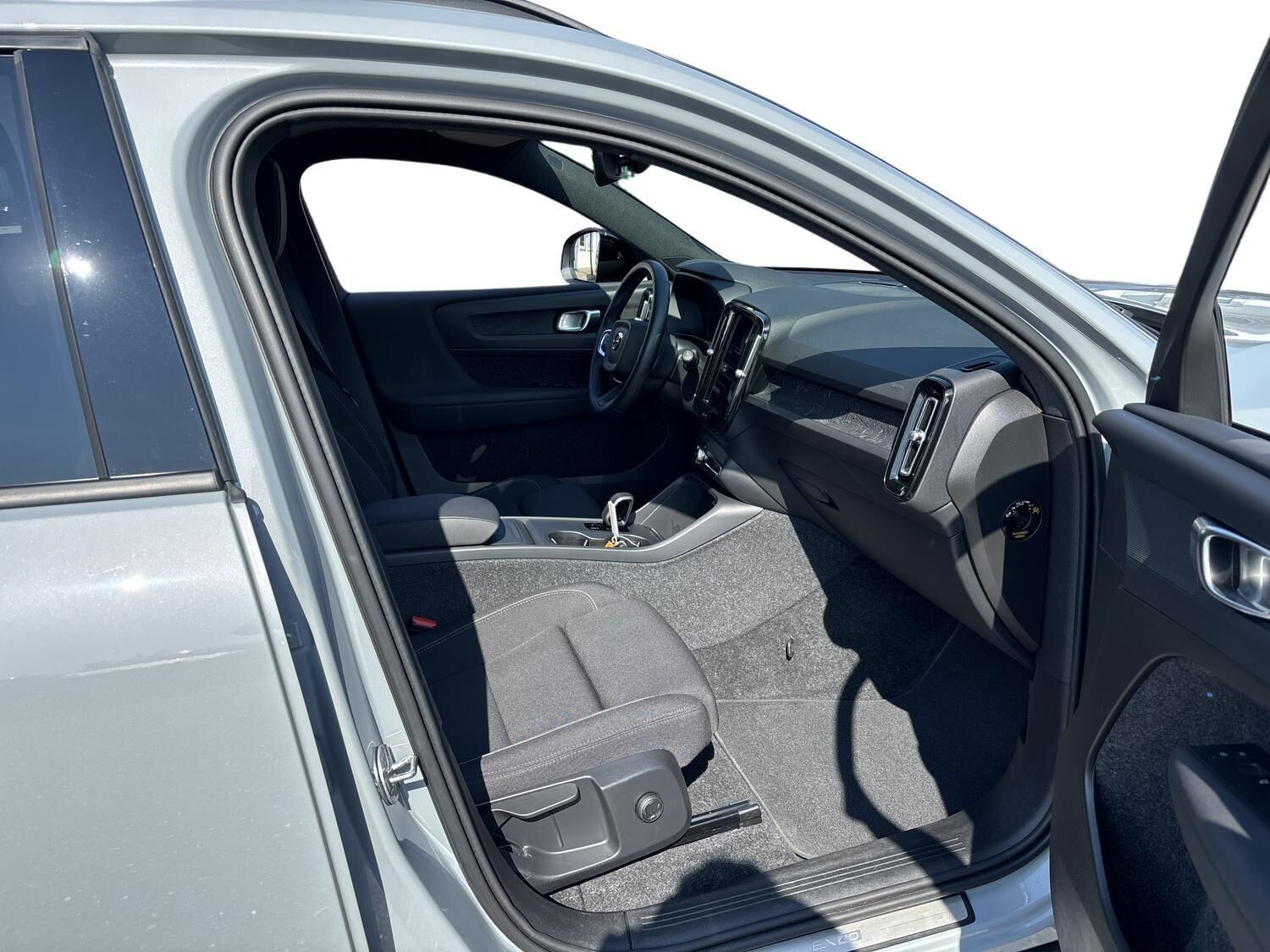 Grå Volvo EX40 fra 2024