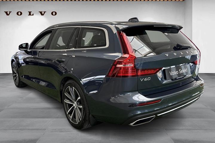 Blå Volvo V60 fra 2021