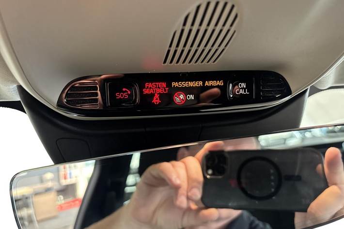 Blå Volvo V60 fra 2021