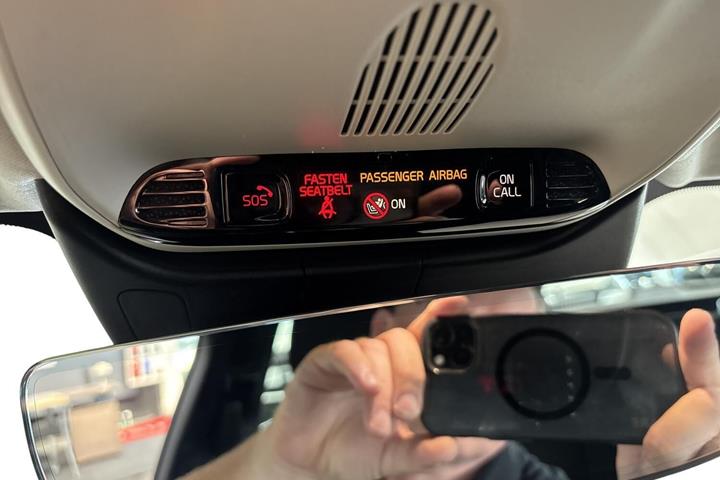 Blå Volvo V60 fra 2021