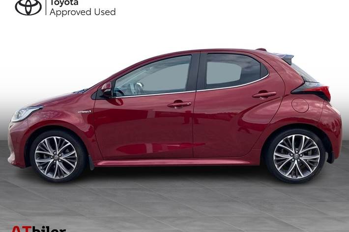 Rød Toyota Yaris fra 2021