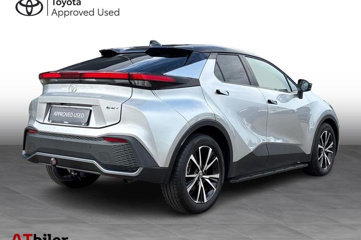 Sølv Toyota C-HR fra 2025