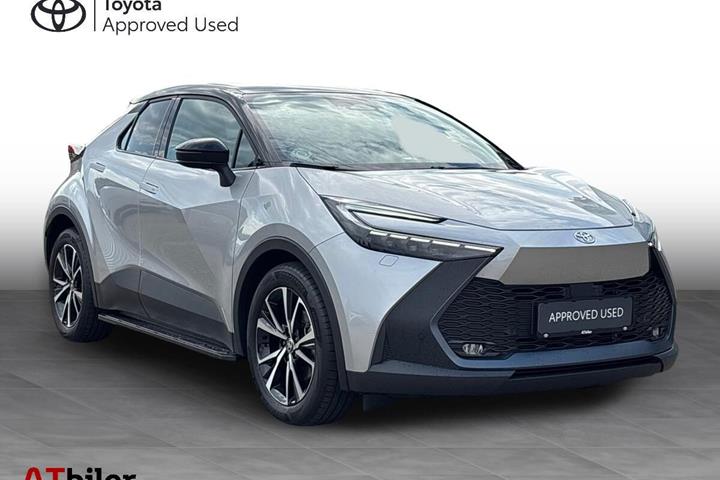 Sølv Toyota C-HR fra 2025