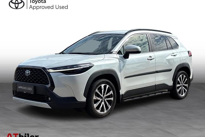 Hvid Toyota Corolla Cross fra 2023 set udefra
