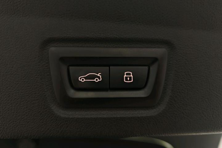 Hvid BMW i4 fra 2023