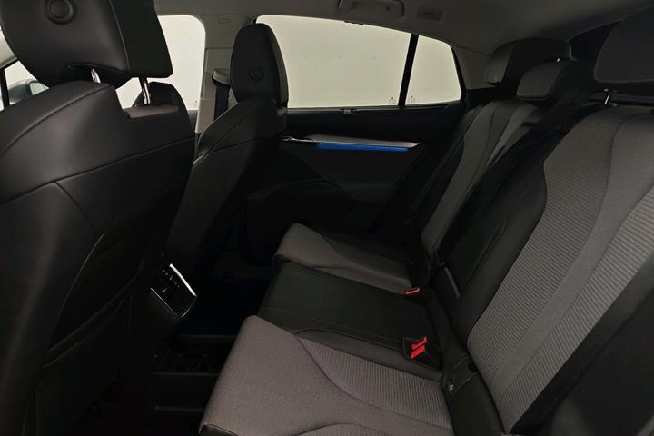 Grå Skoda Enyaq fra 2023