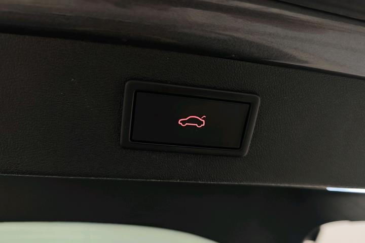 Grå Skoda Enyaq fra 2023