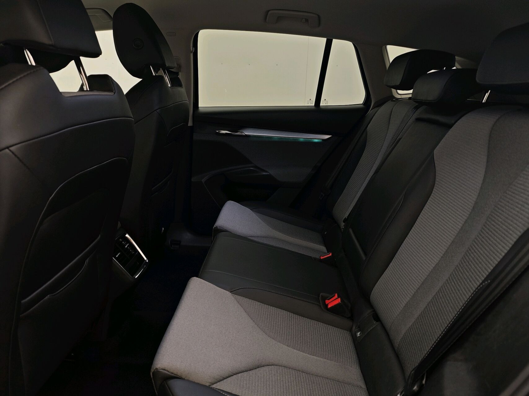 Sort Skoda Enyaq fra 2022
