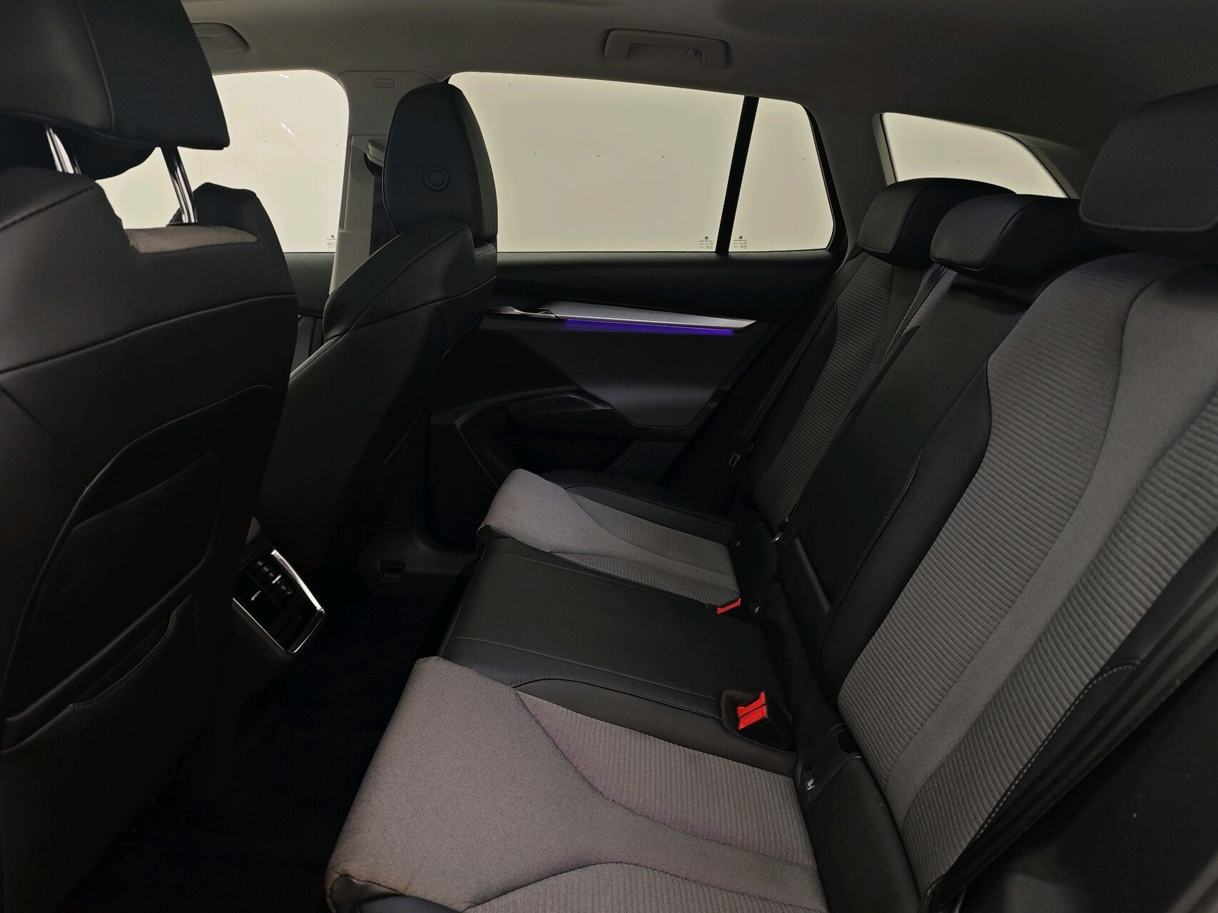 Sort Skoda Enyaq fra 2021
