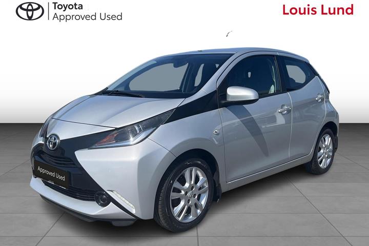 Grå Toyota Aygo fra 2018 set udefra