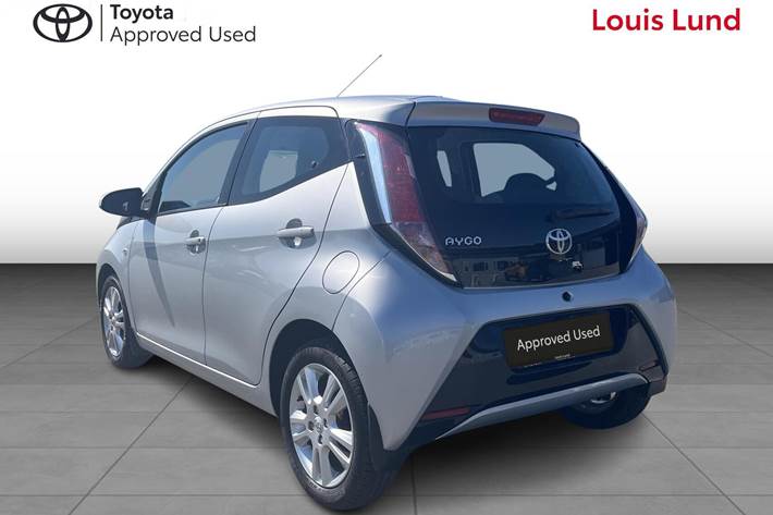 Grå Toyota Aygo fra 2018