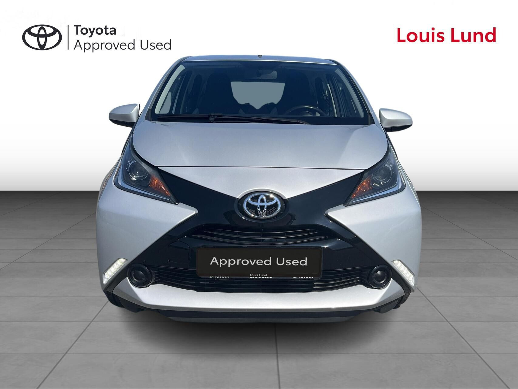 Grå Toyota Aygo fra 2018