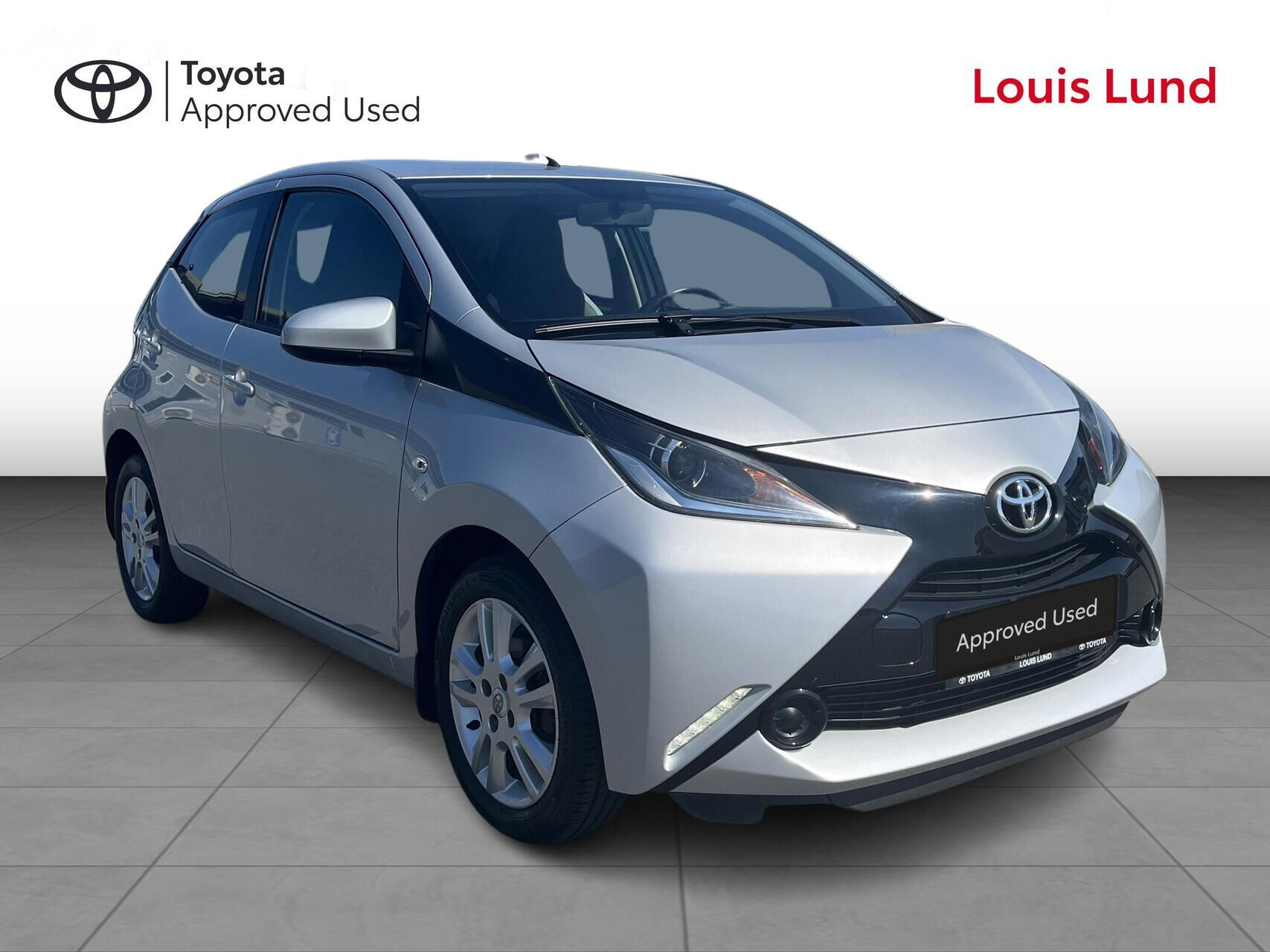 Grå Toyota Aygo fra 2018
