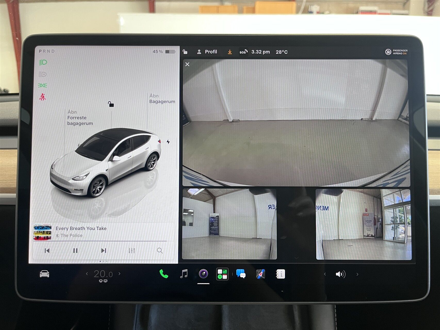 Hvid Tesla Model Y fra 2022