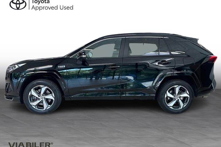 Sort Toyota RAV4 Plug-in fra 2021