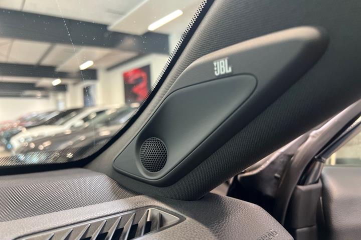 Sort Toyota RAV4 Plug-in fra 2021