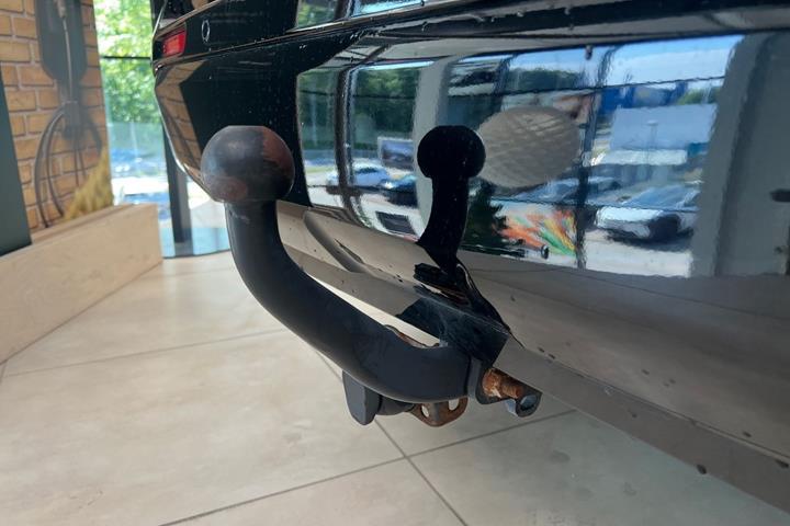 Sort Toyota RAV4 Plug-in fra 2021