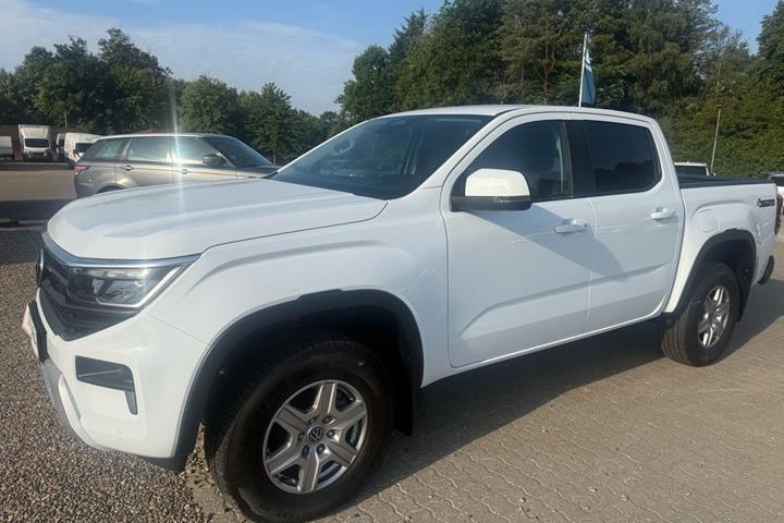 Hvid VW Amarok fra 2024