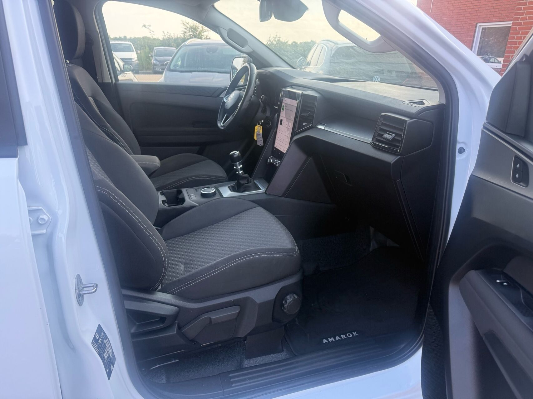 Hvid VW Amarok fra 2024
