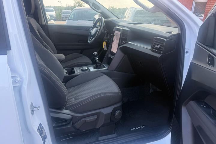 Hvid VW Amarok fra 2024