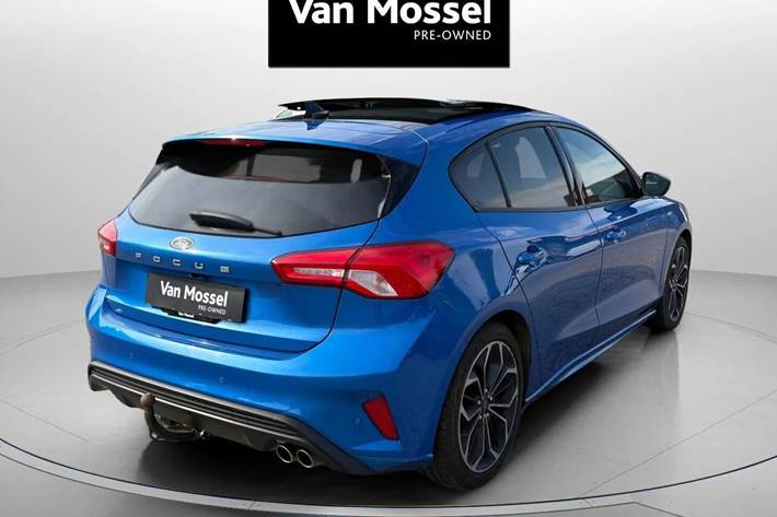 Blå Ford Focus fra 2019