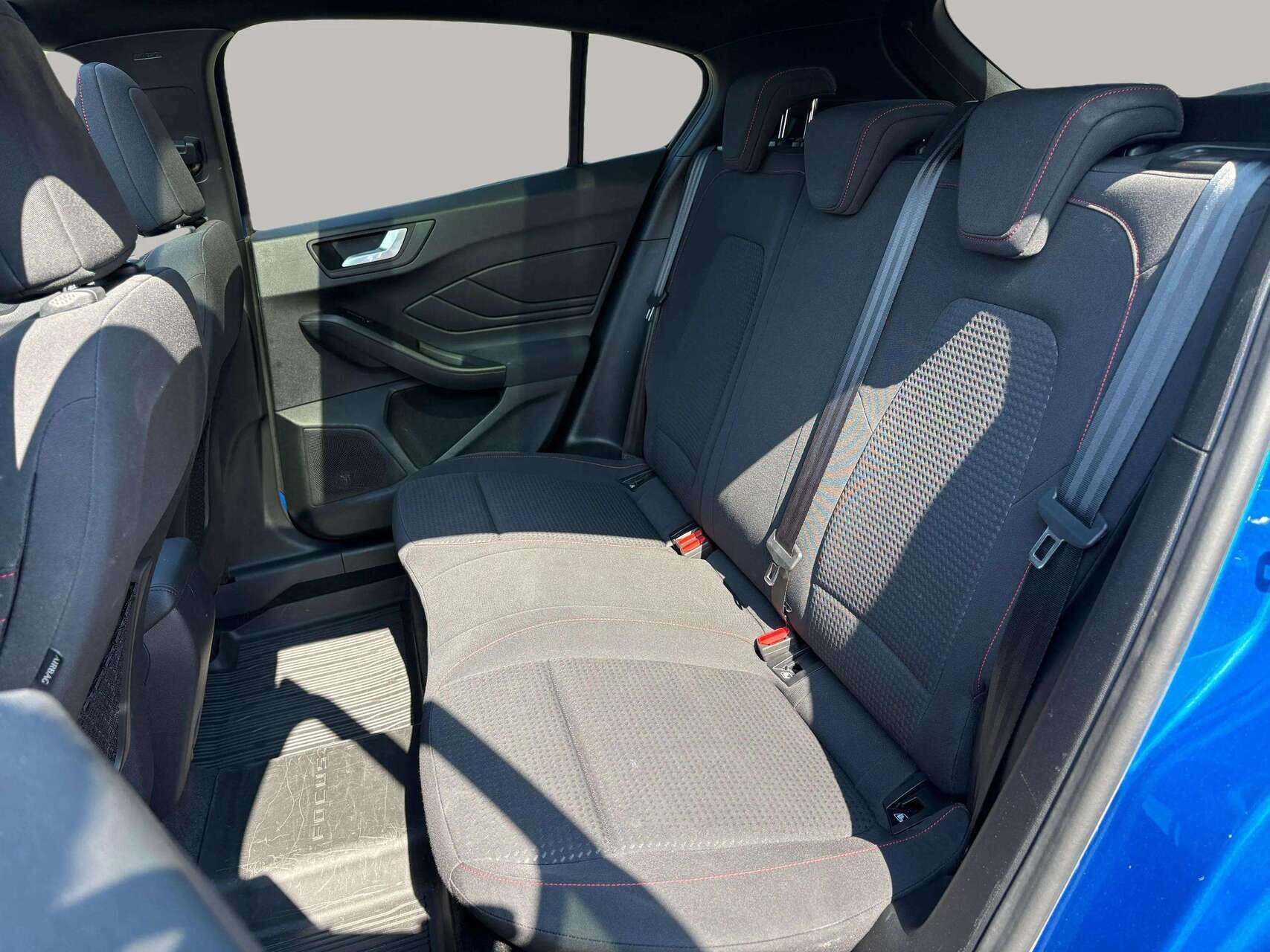 Blå Ford Focus fra 2019