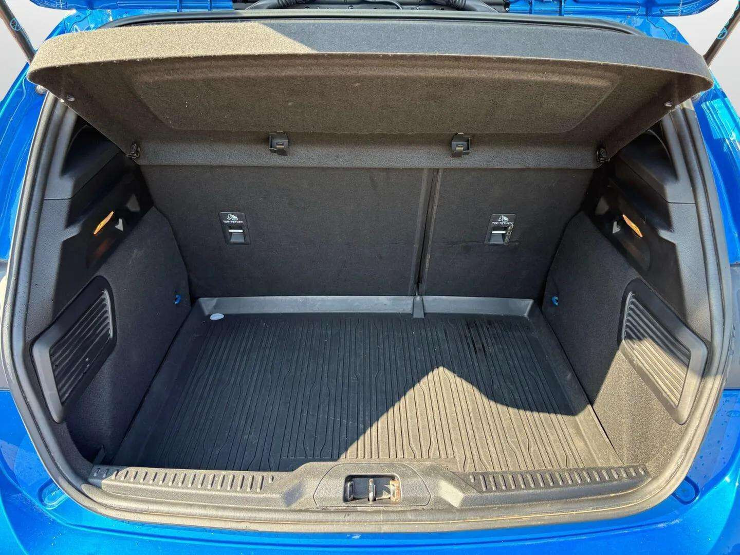 Blå Ford Focus fra 2019