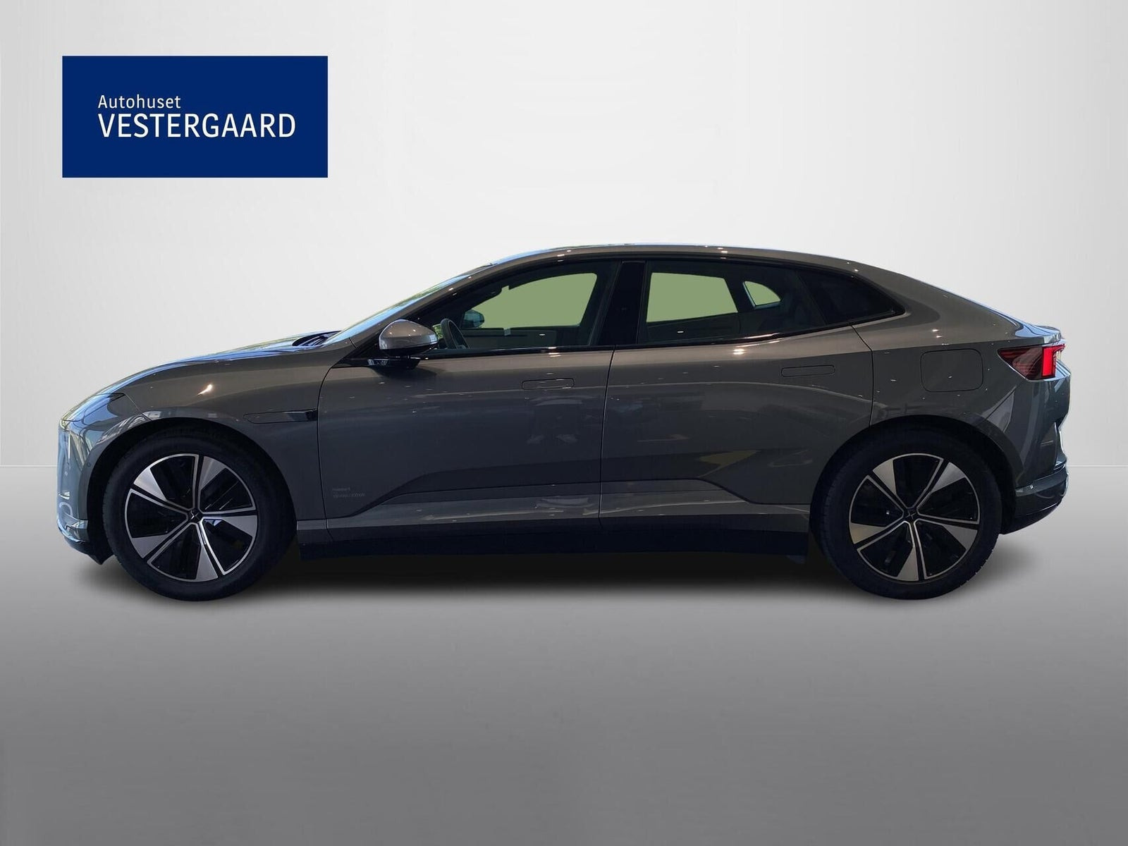Grå Polestar 4 fra 2025